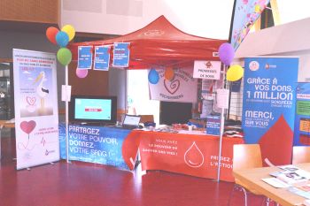 photo stand éclairci.jpg